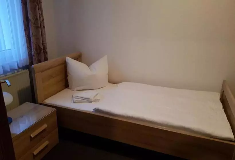 Hotelli Zum Mückenberger Hof