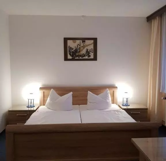 Hotelli Zum Mückenberger Hof