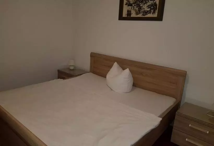 Hotelli Zum Mückenberger Hof