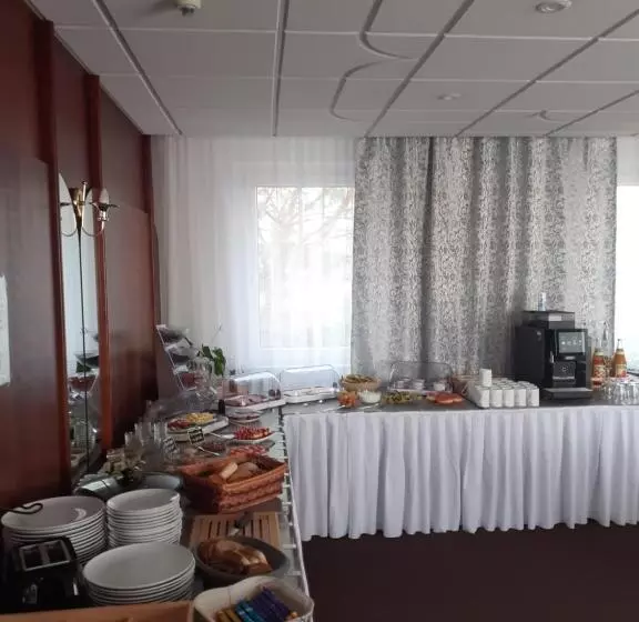 Hotelli Zum Mückenberger Hof