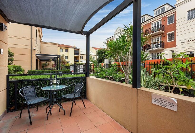Best Western Northbridge Apartments