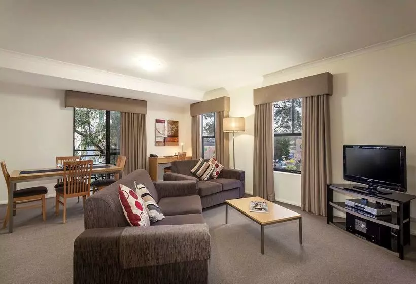 Best Western Northbridge Apartments