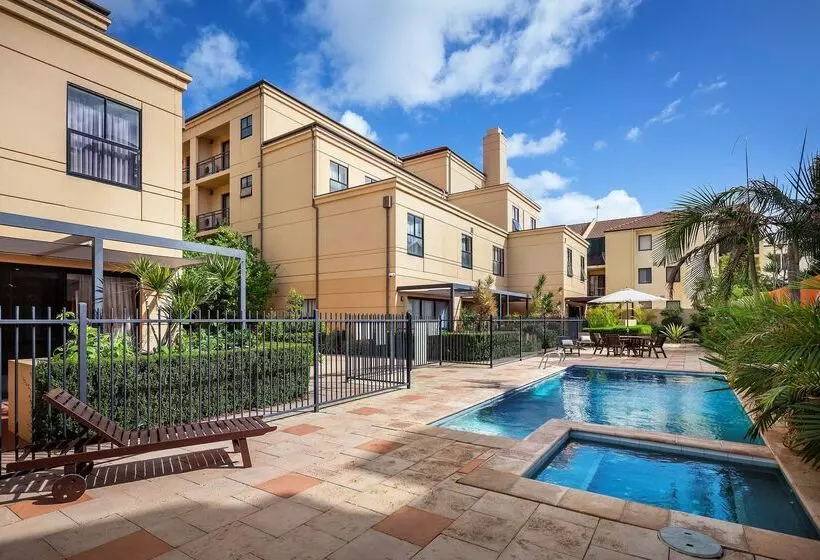 Best Western Northbridge Apartments