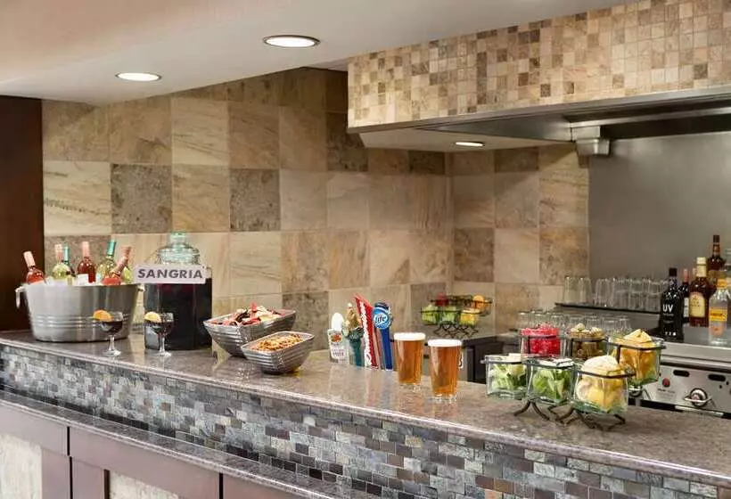 Embassy Suites Hotel Des Moines Downtown