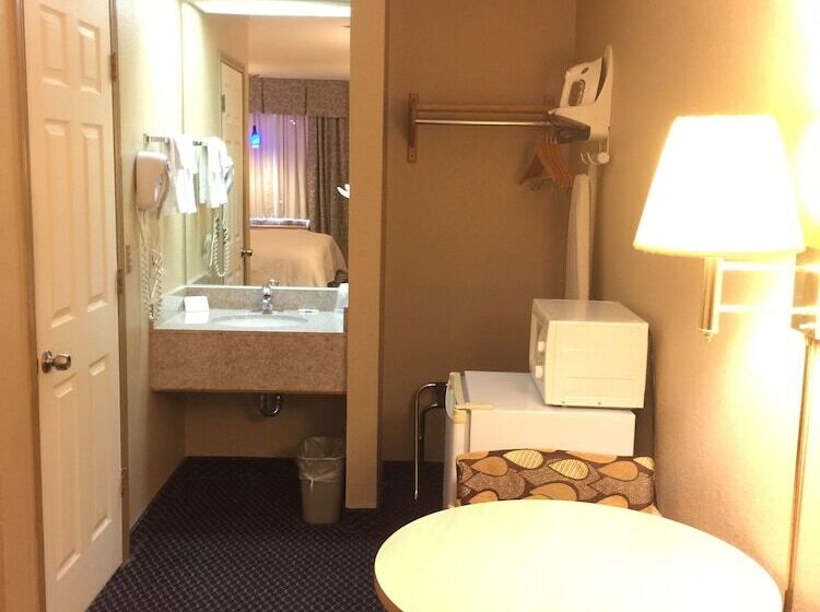 ホテル Americas Best Value Inn Garden City