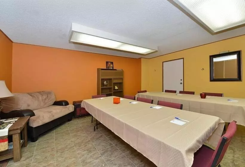 هتل Americas Best Value Inn Kalispell