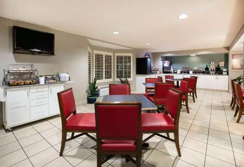 Отель Baymont Inn & Suites Braselton