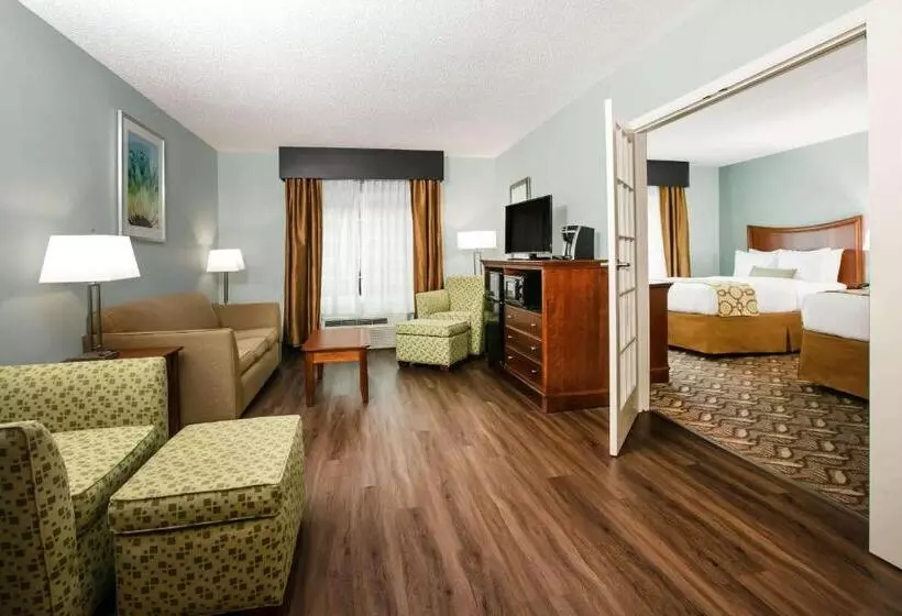Отель Baymont Inn & Suites Braselton