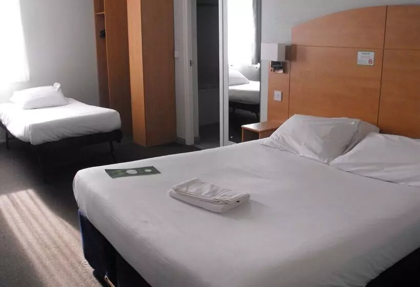 Отель Campanile Liverpool