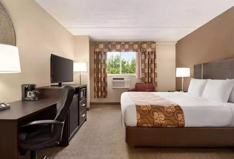 Отель Days Inn By Wyndham Airport/maine Mall