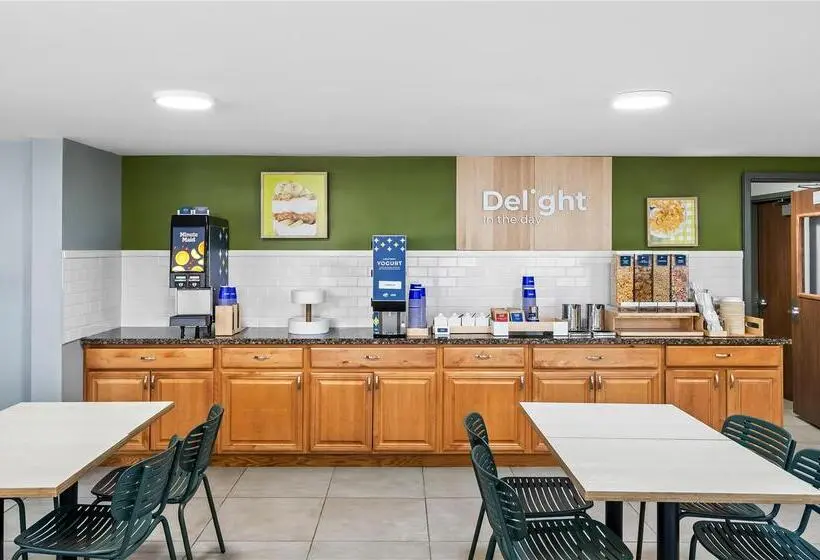 Hotelli Days Inn By Wyndham Airport/maine Mall