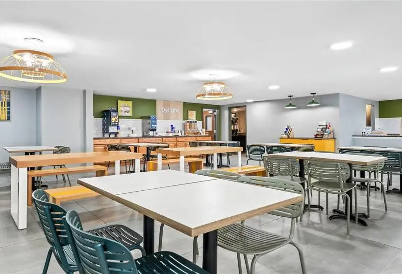 Hotelli Days Inn By Wyndham Airport/maine Mall