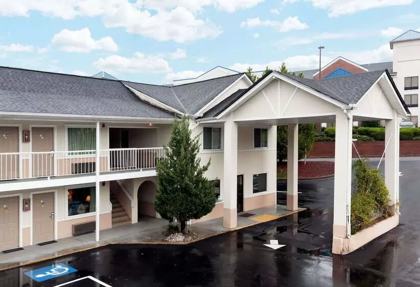 호텔 Days Inn By Wyndham Dahlonega University Area