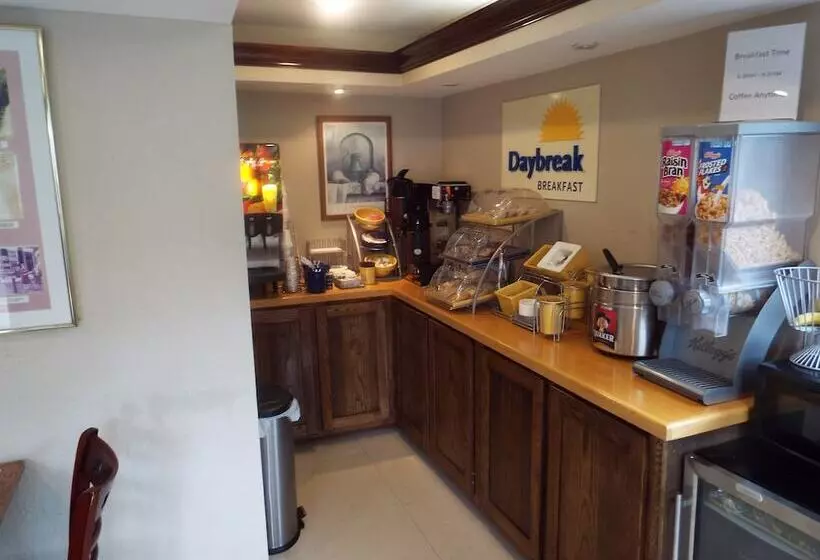 호텔 Days Inn By Wyndham Dahlonega University Area