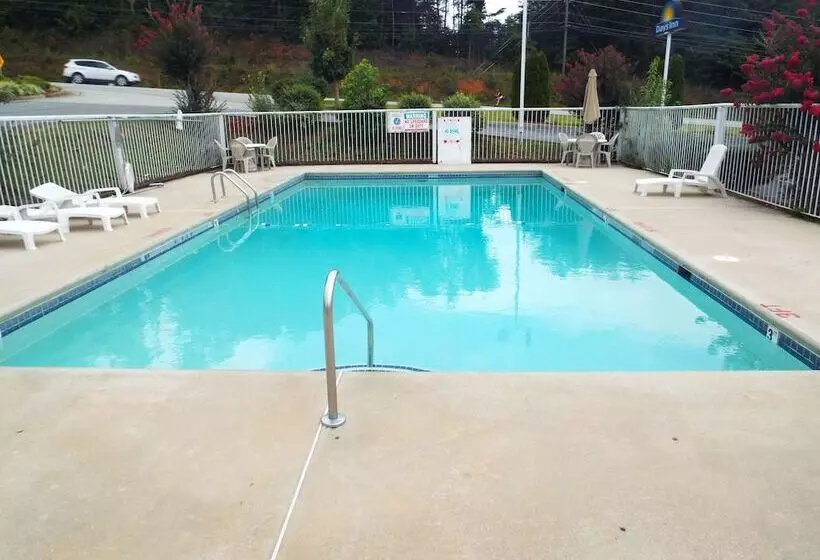 호텔 Days Inn By Wyndham Dahlonega University Area