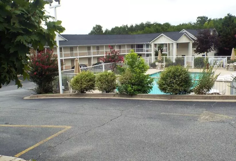 호텔 Days Inn By Wyndham Dahlonega University Area