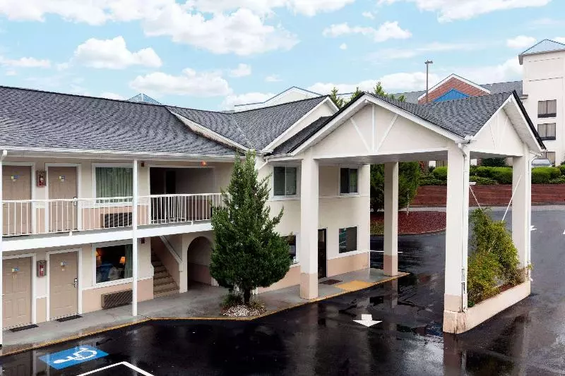 호텔 Days Inn By Wyndham Dahlonega University Area
