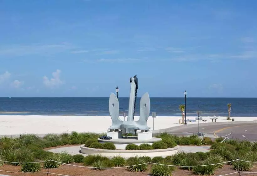 Отель Days Inn By Wyndham Gulfport