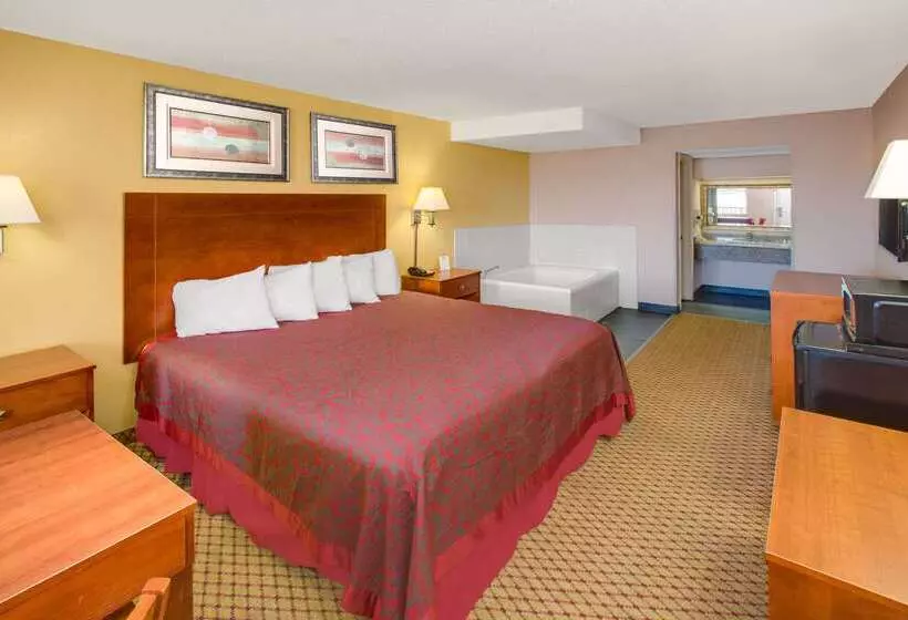 Отель Days Inn By Wyndham Gulfport