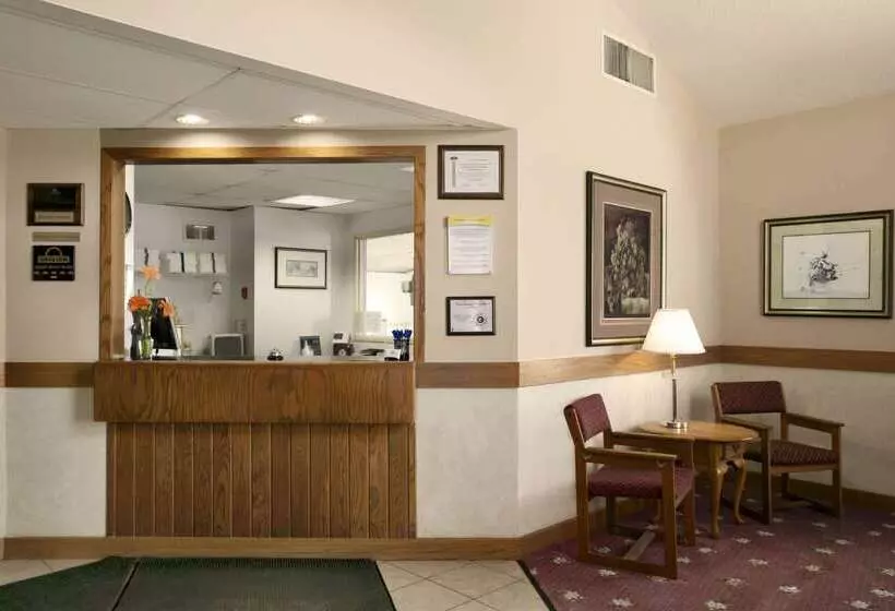 Hotelli Days Inn By Wyndham Hinckley