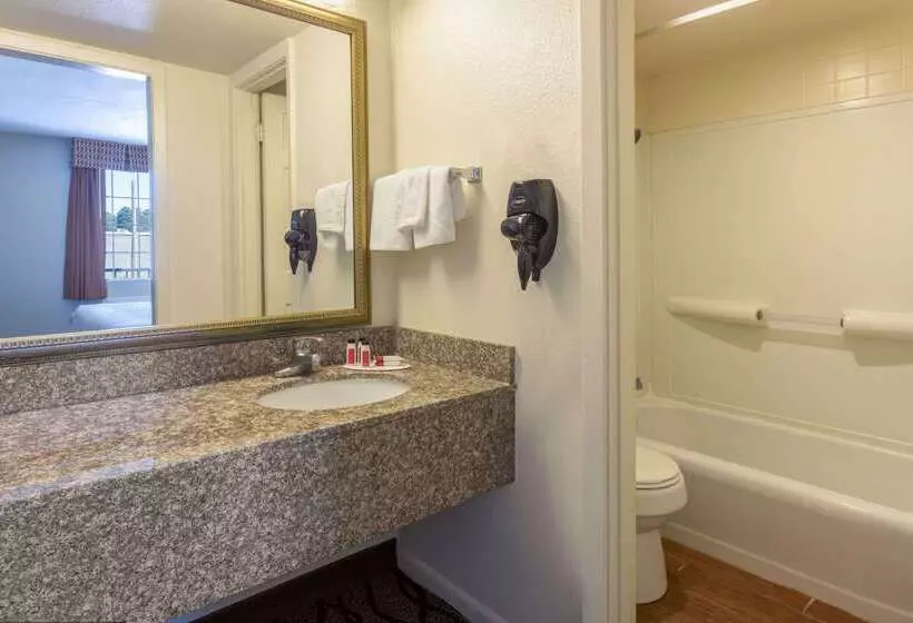 酒店 Days Inn By Wyndham Leesville