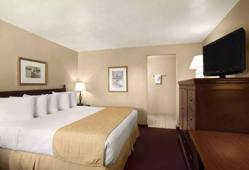 هتل Days Inn By Wyndham Montrose