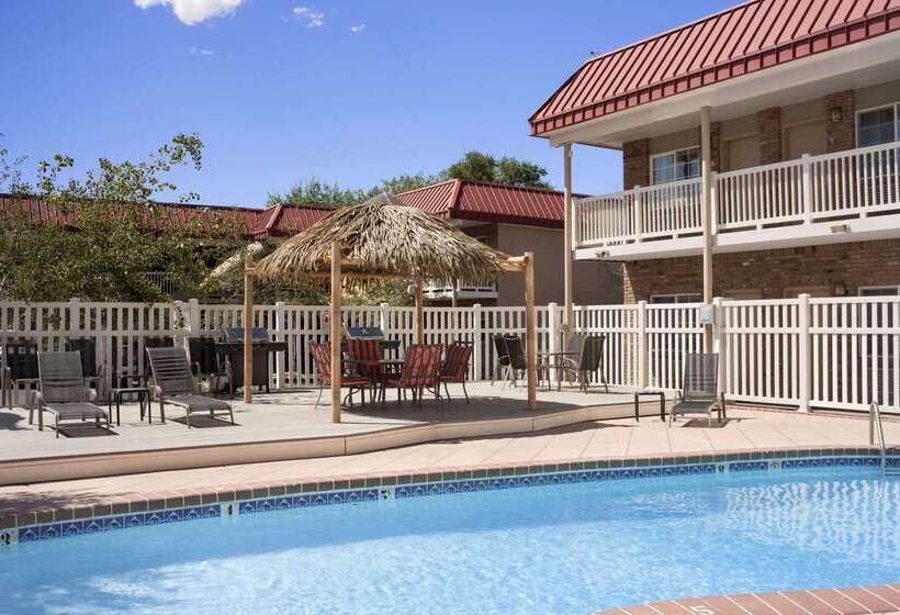 בית מלון כפרי Days Inn By Wyndham Montrose