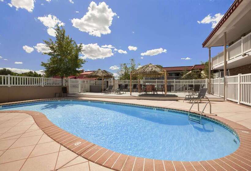 בית מלון כפרי Days Inn By Wyndham Montrose