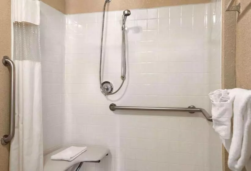 هتل Days Inn By Wyndham Montrose