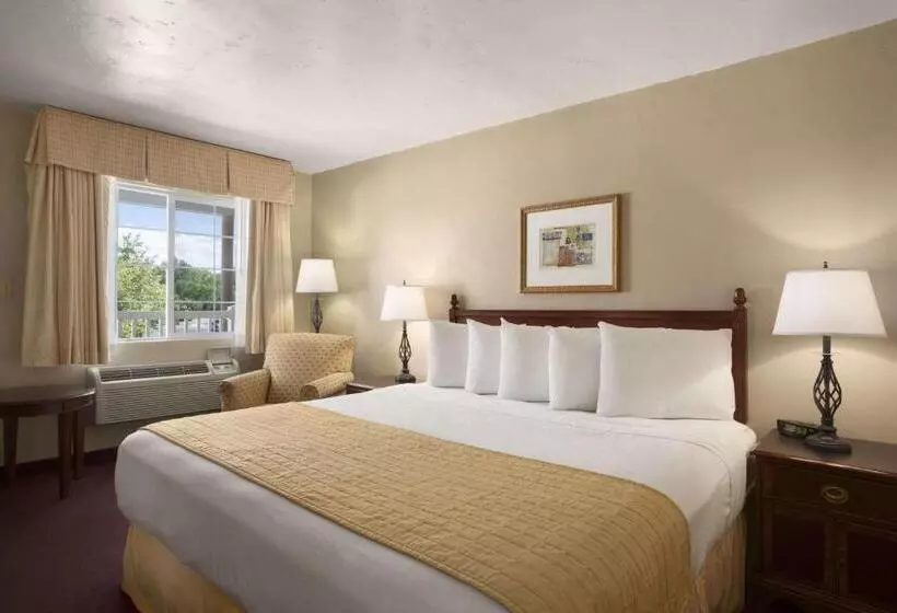 هتل Days Inn By Wyndham Montrose