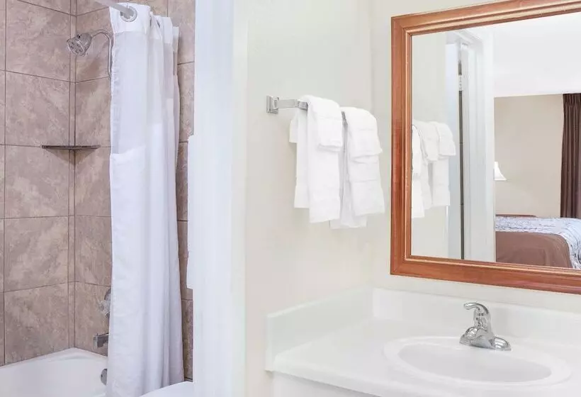 Отель Days Inn By Wyndham Newton Ms/i 20