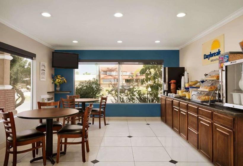 فندق Days Inn & Suites By Wyndham San Diego Sdsu