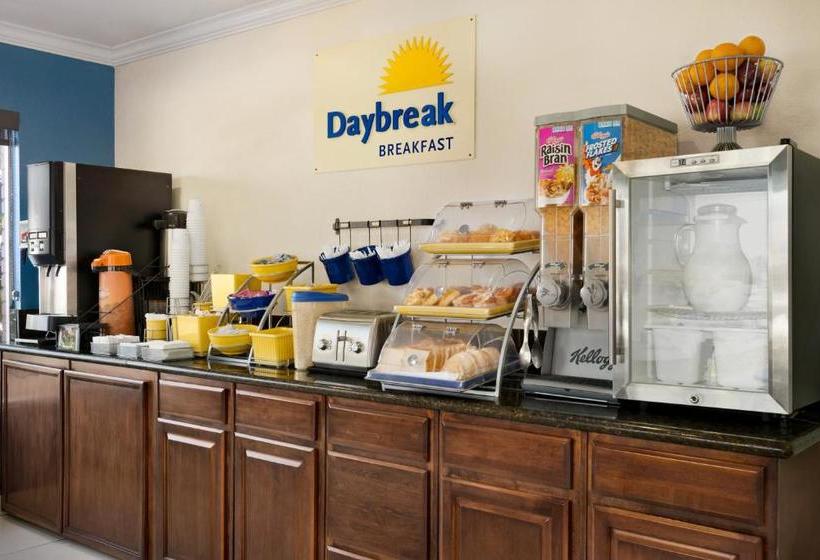 فندق Days Inn & Suites By Wyndham San Diego Sdsu