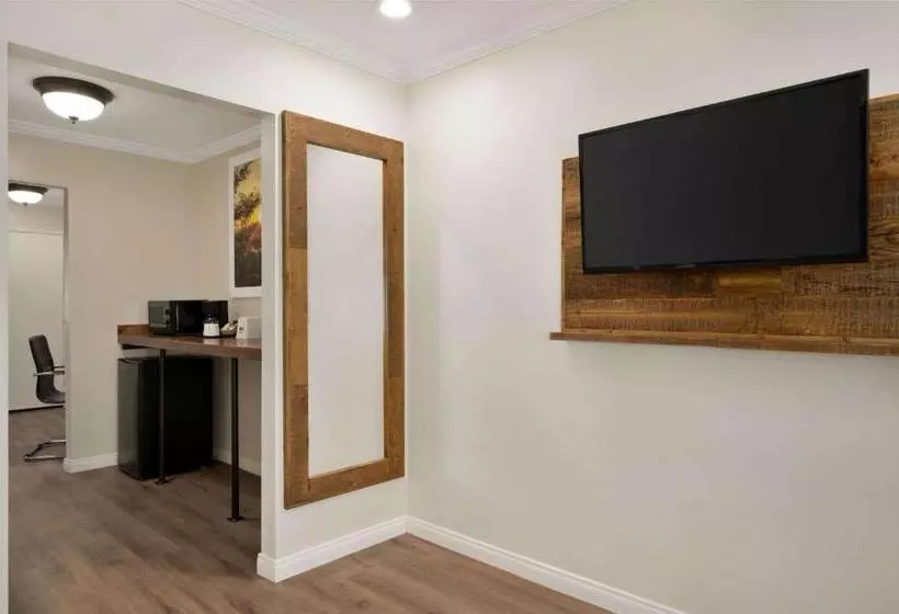 酒店 Days Inn & Suites By Wyndham San Diego Sdsu