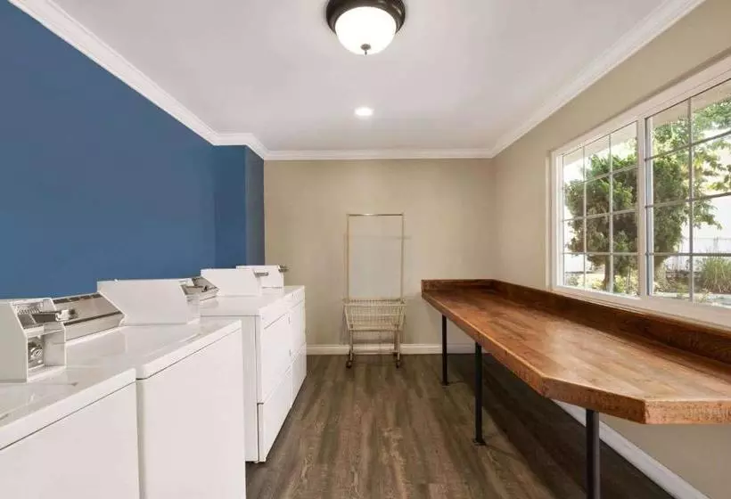 酒店 Days Inn & Suites By Wyndham San Diego Sdsu