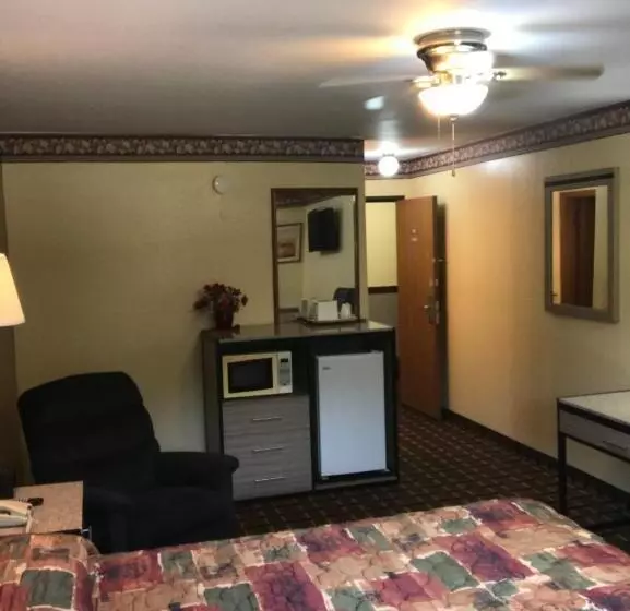 Отель Deluxe Inn Nebraska City