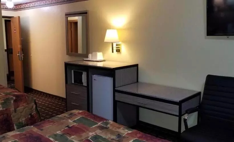 Отель Deluxe Inn Nebraska City