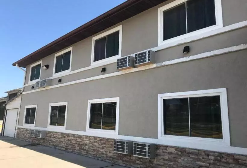 Отель Deluxe Inn Nebraska City
