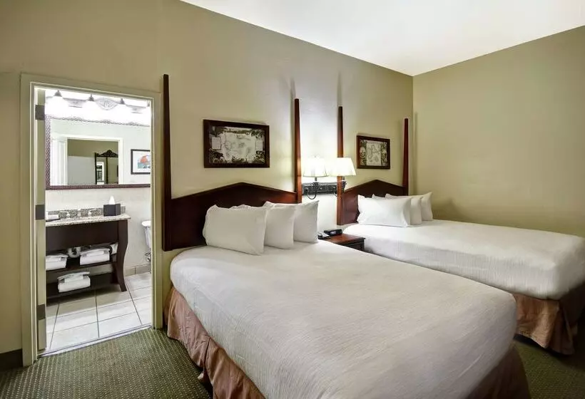 ホテル Embassy Suites By Hilton Charleston Historic District