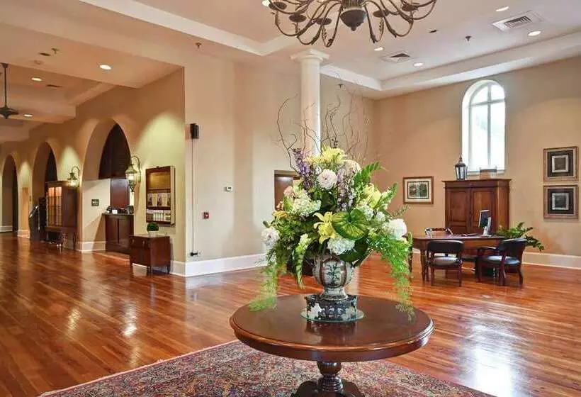 ホテル Embassy Suites By Hilton Charleston Historic District