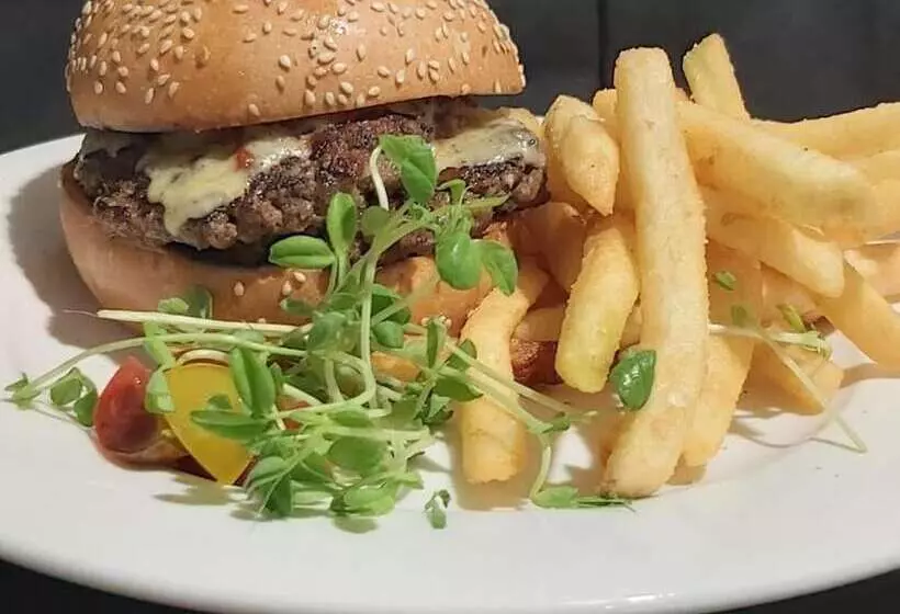 Отель Geraldton Motor Inn