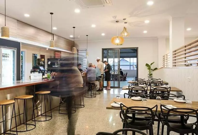 Отель Geraldton Motor Inn