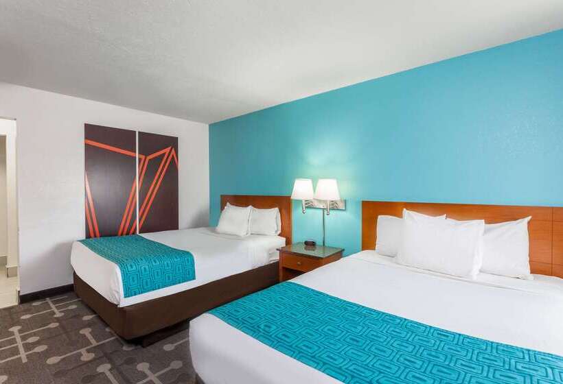 בית מלון כפרי Howard Johnson By Wyndham National City/san Diego South