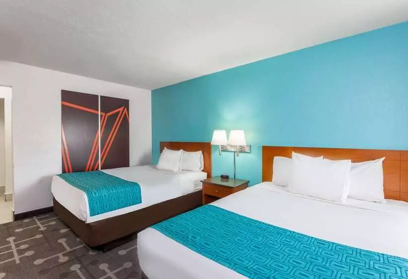 호텔 Howard Johnson By Wyndham National City/san Diego South