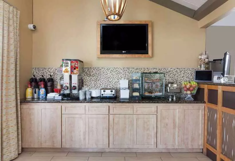 호텔 Howard Johnson By Wyndham National City/san Diego South