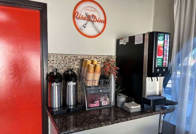 בית מלון כפרי Howard Johnson By Wyndham National City/san Diego South