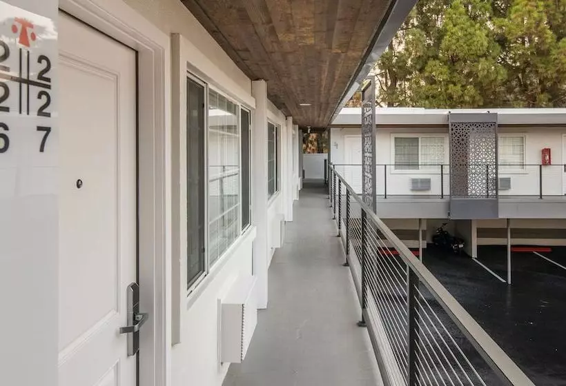 فندق The Catrina