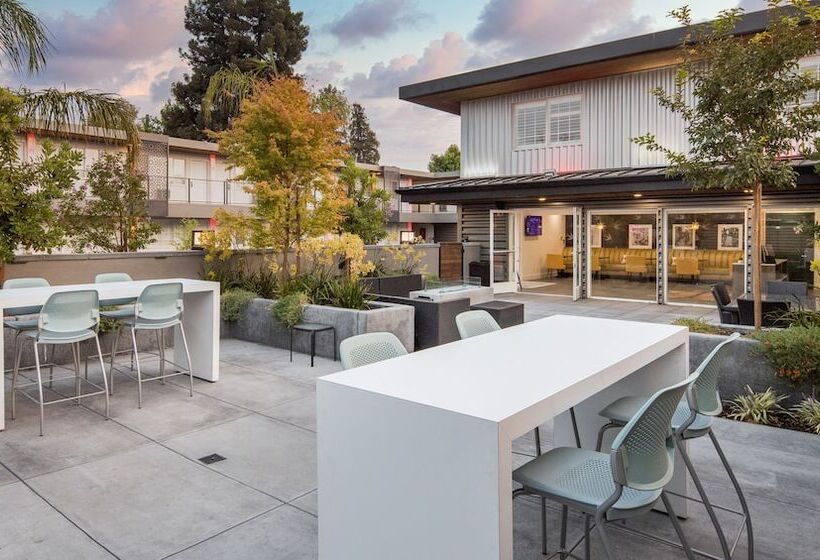 בית מלון כפרי The Catrina