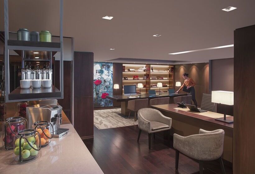 New World Makati Hotel, Manila