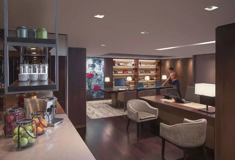 New World Makati Hotel, Manila